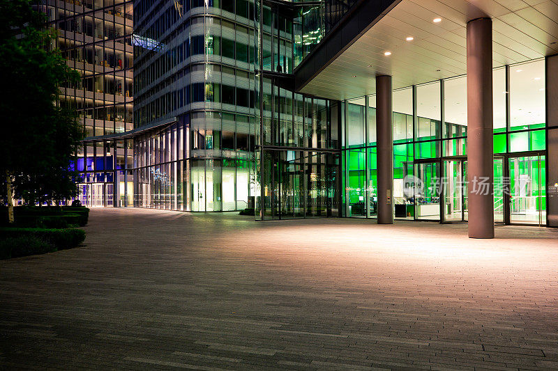 伦敦金融城办公楼夜景