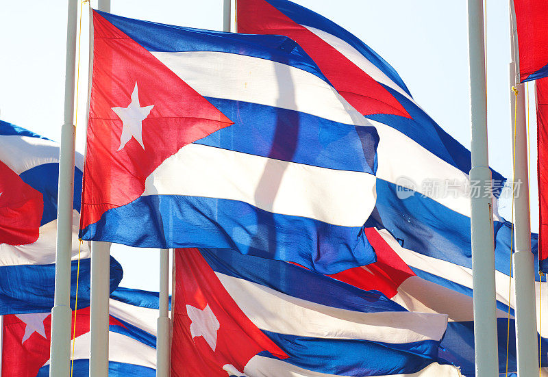 古巴哈瓦那马雷贡沿岸的古巴国旗