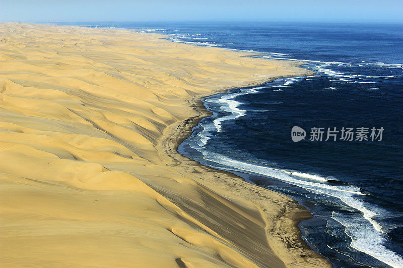 沿着大西洋海岸的纳米布沙漠