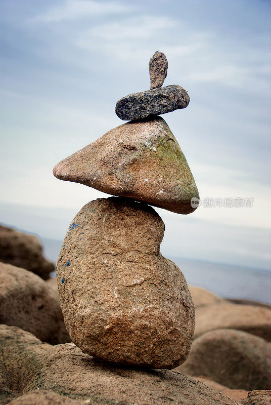 新斯科舍省芬迪湾的平衡岩石
