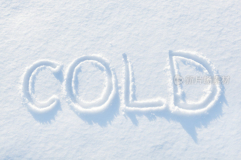 寒冬的天气写在雪的垂直