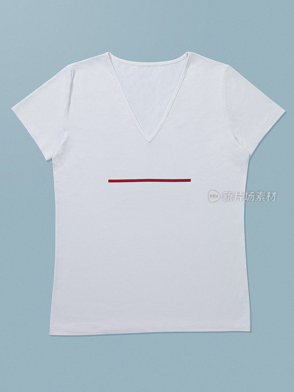 白色ti-shirt