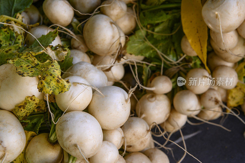 农贸市场的有机芜菁特写