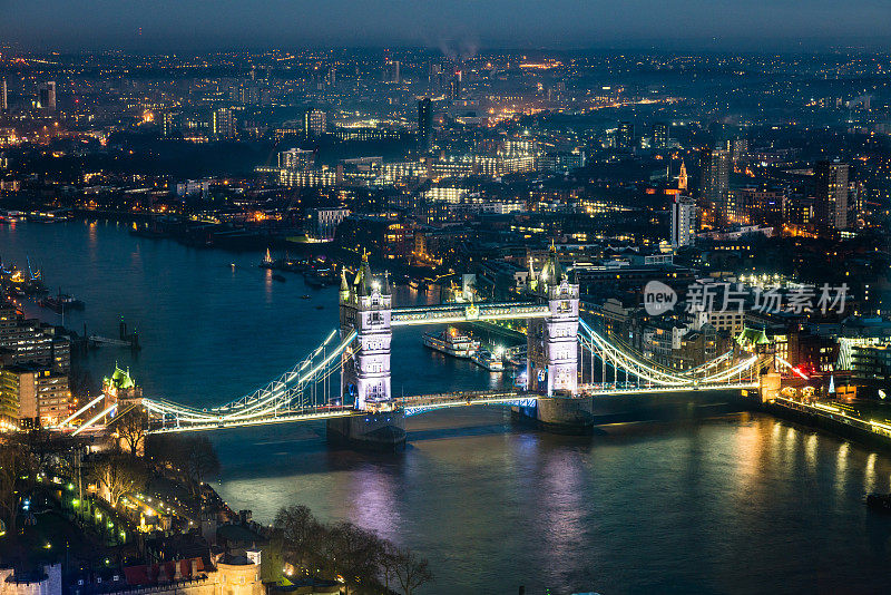 泰晤士河和伦敦塔桥，英国伦敦