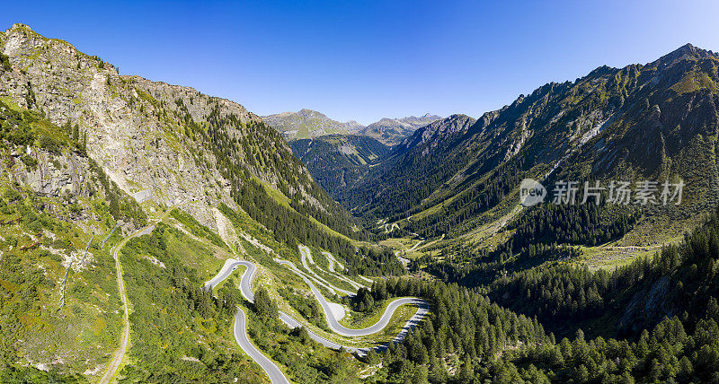 阿尔卑斯山的山路