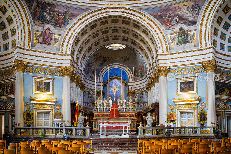 马耳他圣母升天大殿，内有祭坛