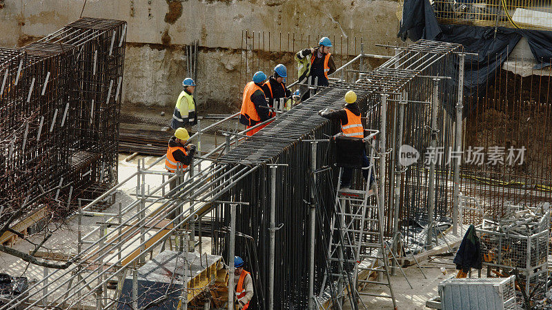 起重机施工现场。建筑基础