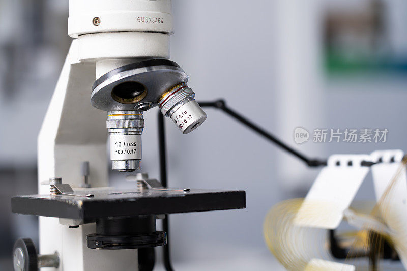 医学实验室、显微镜用于化学生物样品检验、液体检验、科学研究