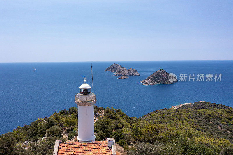 海岸夏季景观-在吉利多亚角灯塔的看法