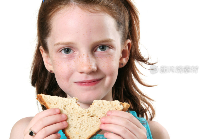 女孩和她的三明治