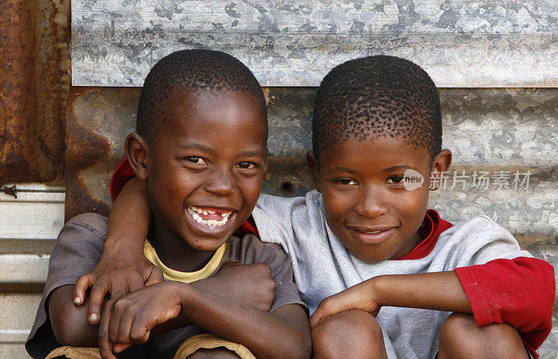 非洲儿童与南非友好相处