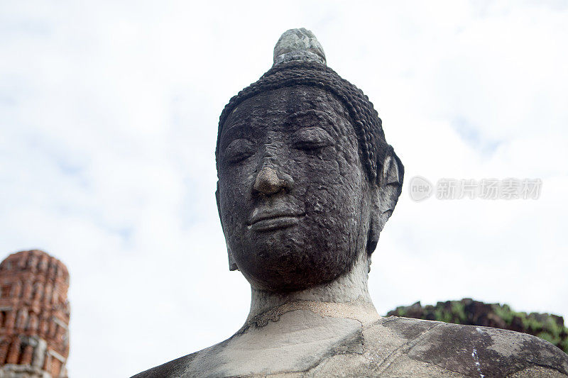 泰国大城府历史悠久的佛像