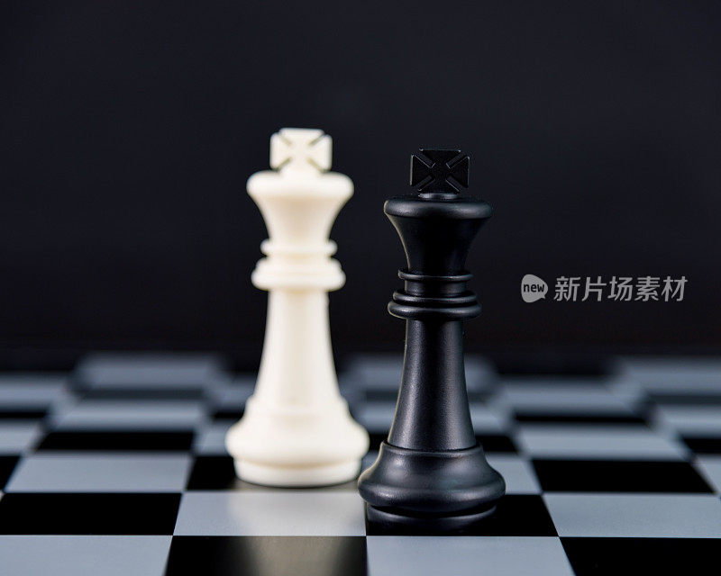 两个国际象棋王