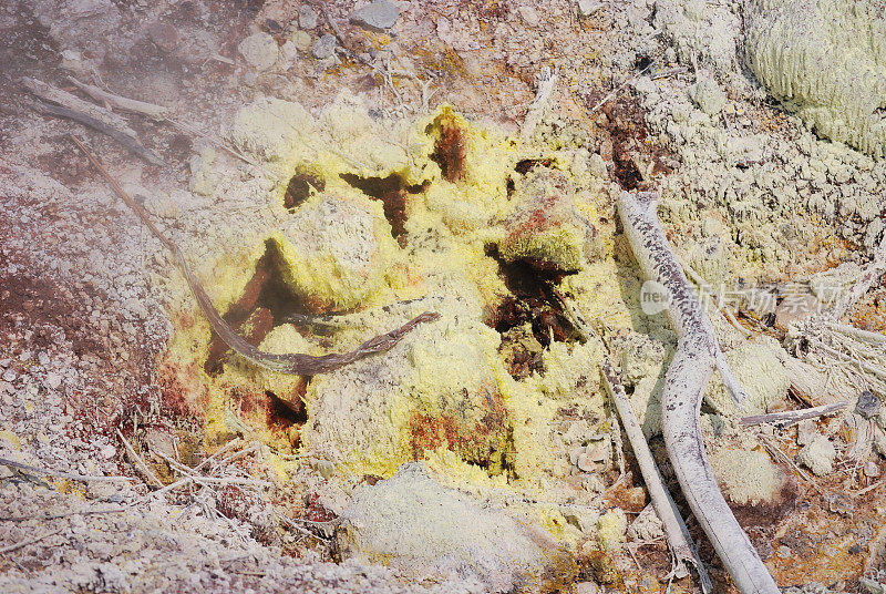 夏威夷基拉韦厄火山口的硫晶体