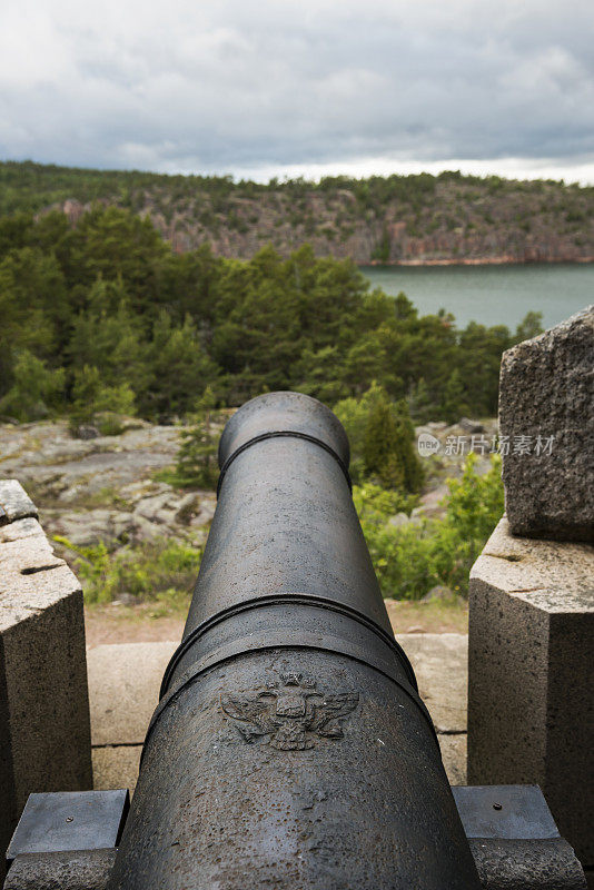 俄罗斯大炮在诺特维克塔，博马松要塞，在Aland，芬兰