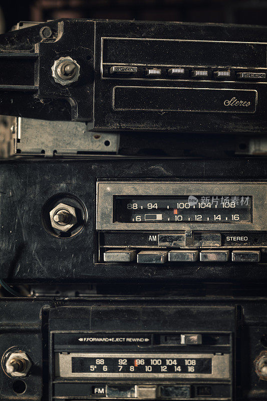 老式汽车收音机