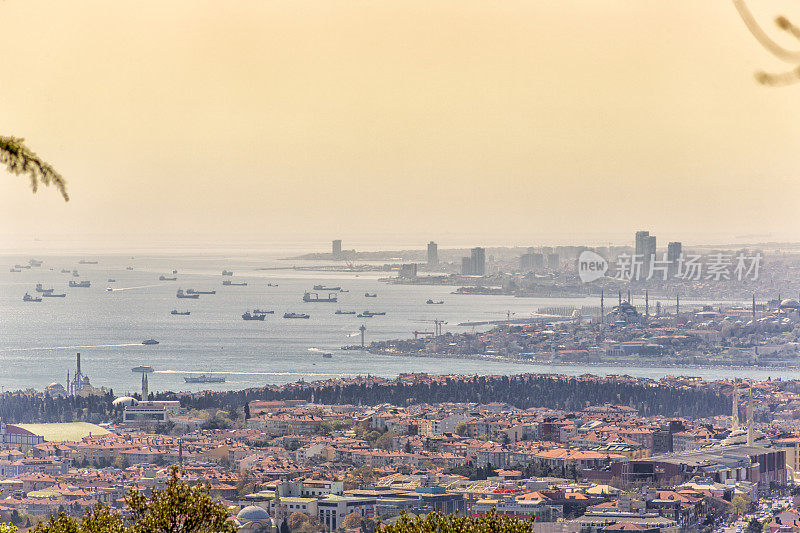 土耳其博斯普鲁斯海峡伊斯坦布尔欧洲一侧的历史老城的传统城市观