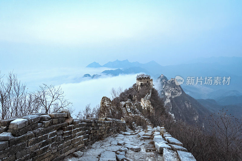 雾中的中国剑口长城