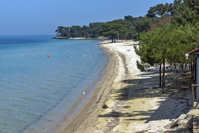 希腊萨索斯岛碧水海滩