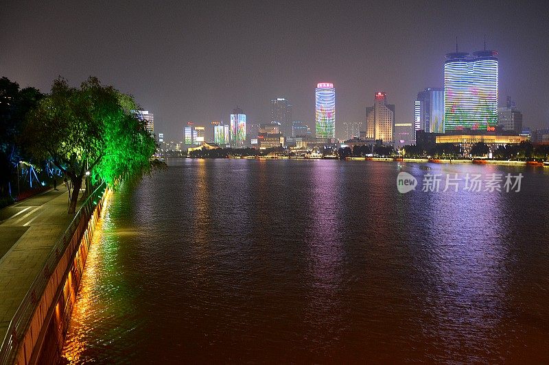 浙江省宁波市余姚江畔夜景