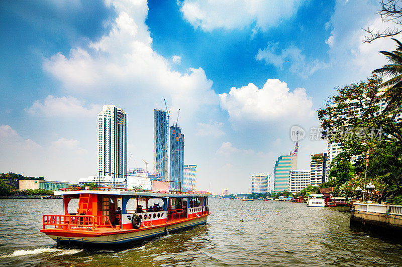 泰国曼谷湄南河有观光船