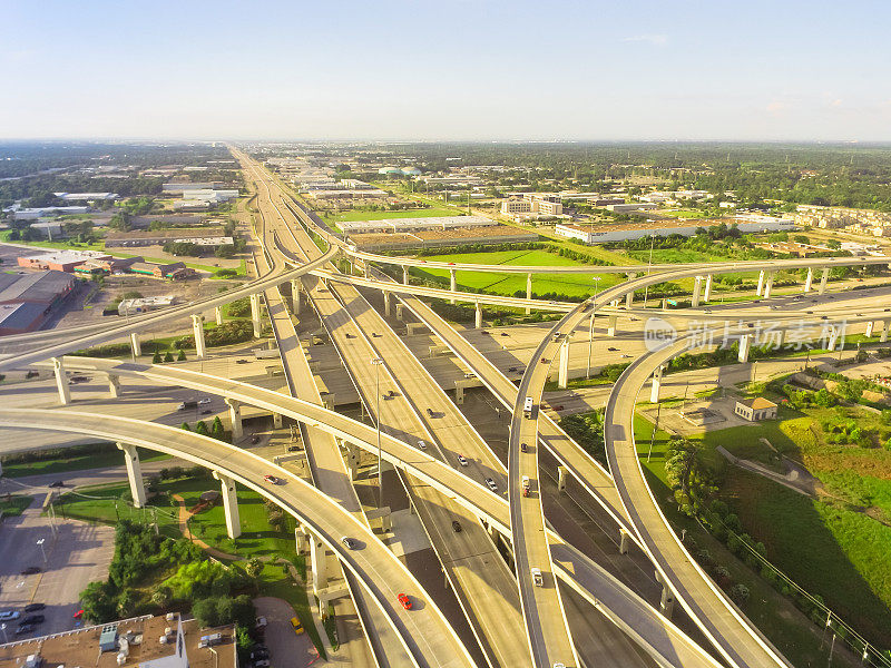 俯视图五层堆叠立交高速公路休斯顿，得克萨斯州，美国