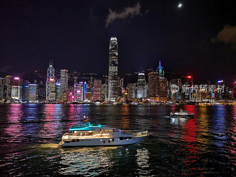 夜晚的香港岛天际线