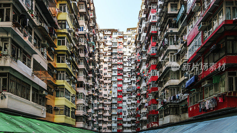 老旧的社区，密集的住宅建筑和丰富多彩的公寓在香港创新城