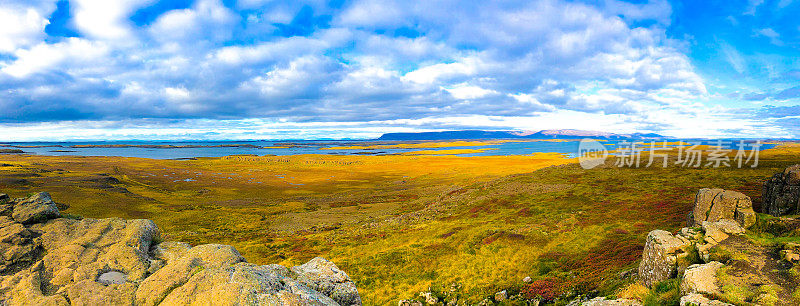 Snaefellsnes，冰岛:多彩的秋季全景北海岸