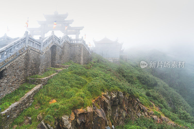 美丽的风景金山宝唐图塔和中国神u来和观音在越南萨帕翻斯盘山