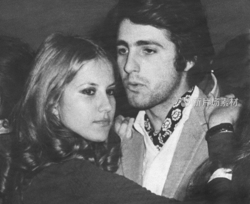 1968年的幸福青年夫妇。