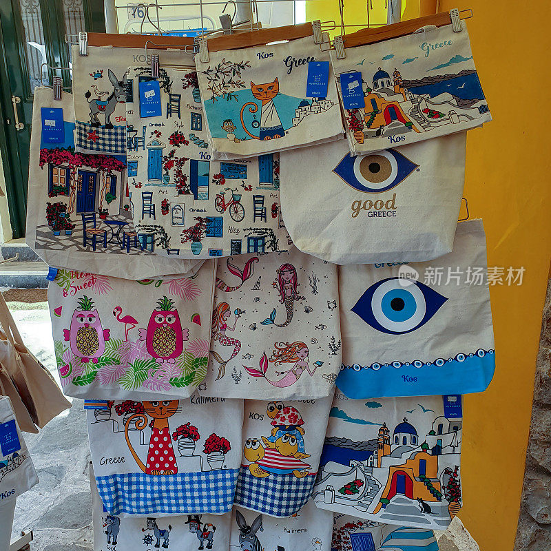 希腊图案的棉包在街头市场