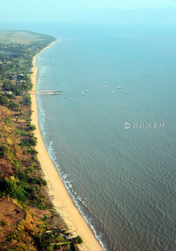从空中俯瞰Lungi和它的海滩，塞拉利昂弗里敦地区