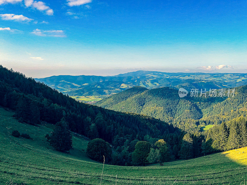 德国黑森林的山谷景观。