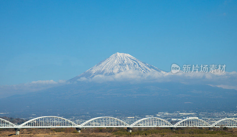 日本的标志:冬季的富士山