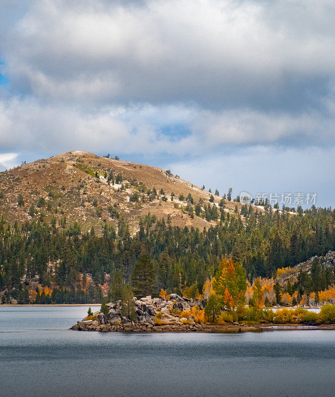 秋天的马莱特湖岛