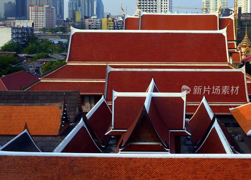 泰国曼谷，乌泰塔兰寺的屋顶