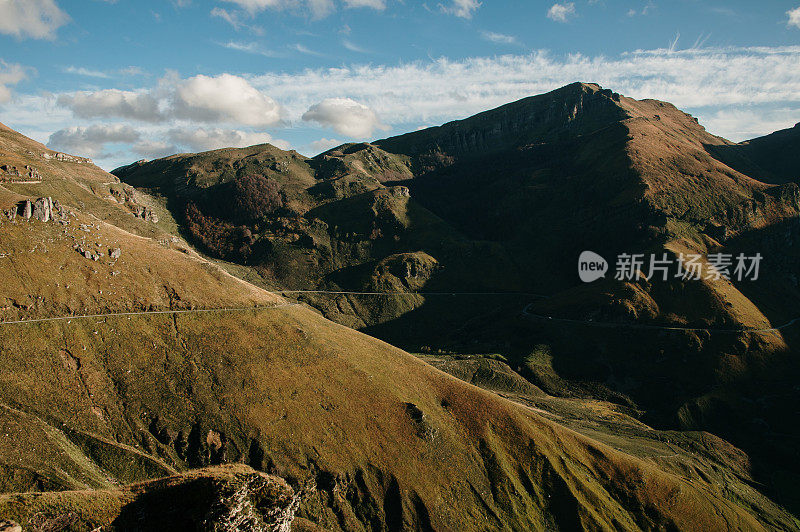 西班牙坎塔布里亚美丽的山景