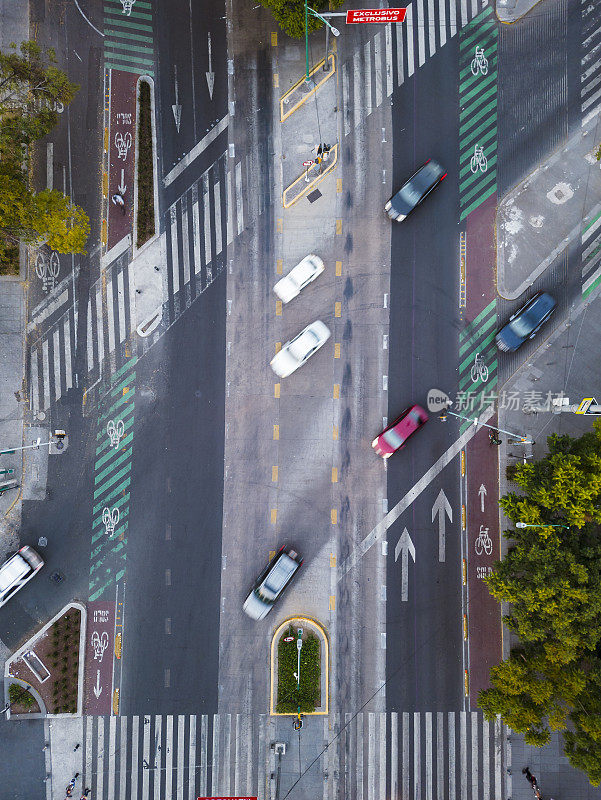 墨西哥城十字路口的鸟瞰图