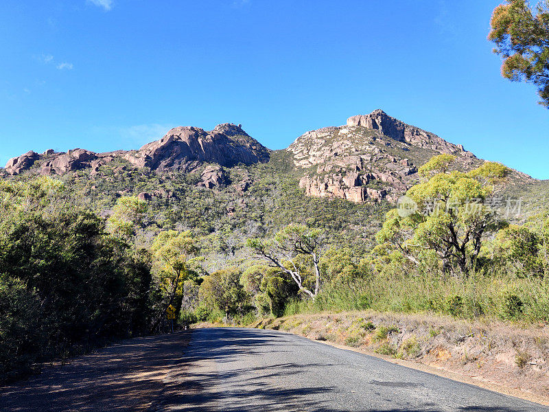 塔斯马尼亚州Freycinet国家公园的道路