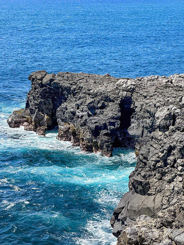 火山悬崖