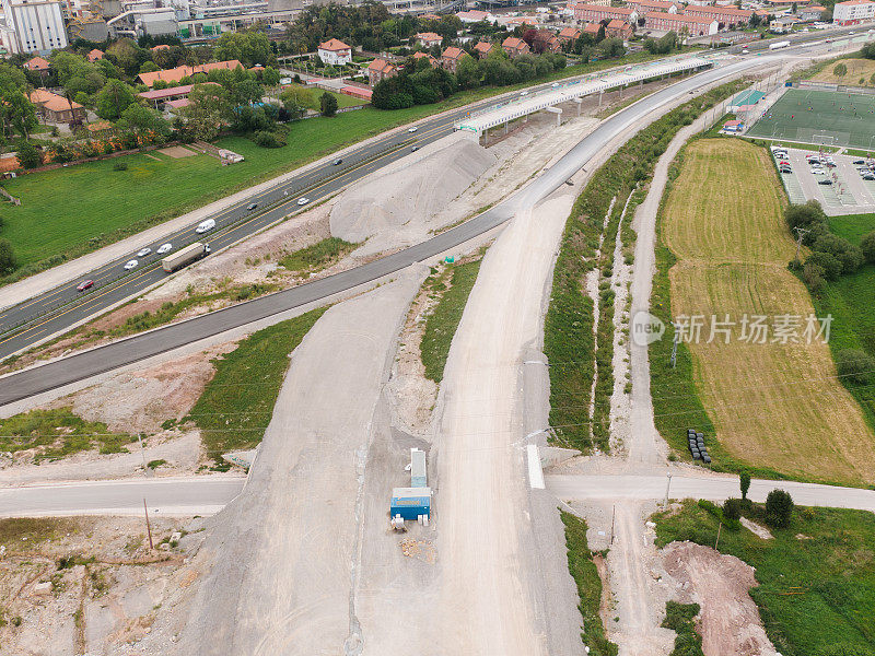 正在兴建的公路交汇处