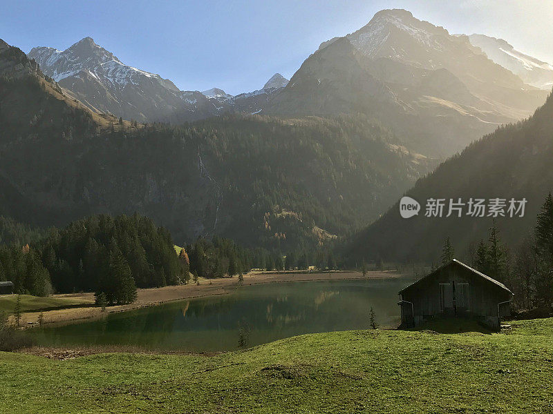 瑞士伯尔尼州-劳enen，劳ensee(格施塔德附近的劳enen湖)