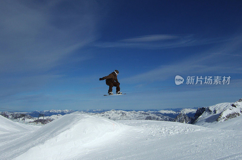 滑雪跳跃