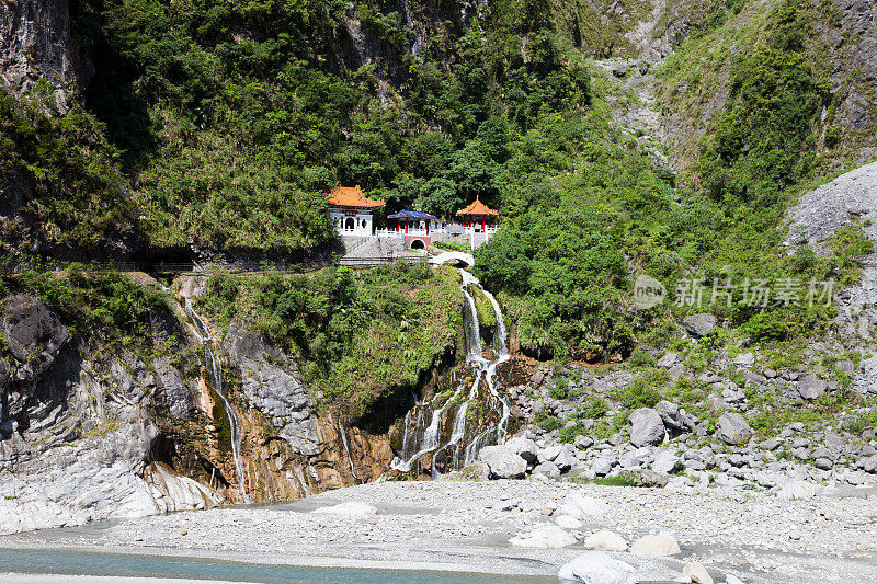 台湾太鲁阁峡谷的长春寺