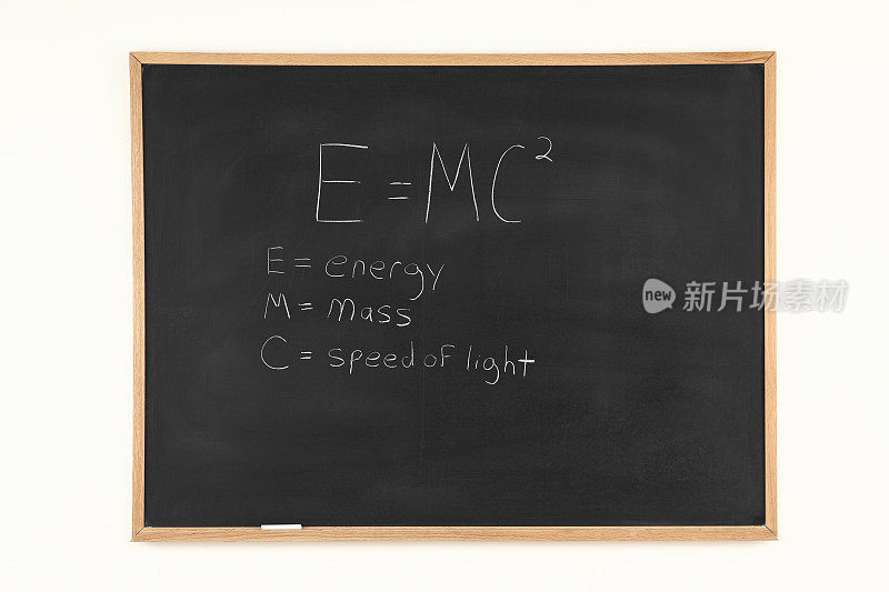 黑板上的爱因斯坦方程