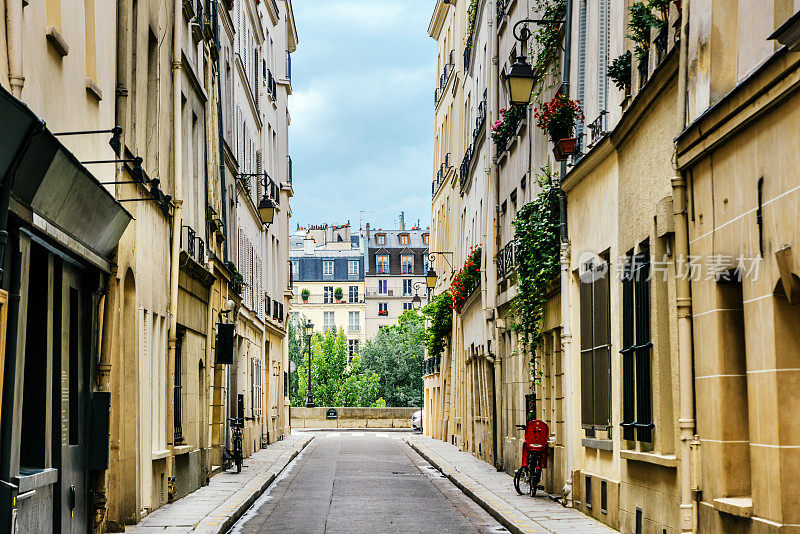 法国巴黎圣路易岛的一条小街道