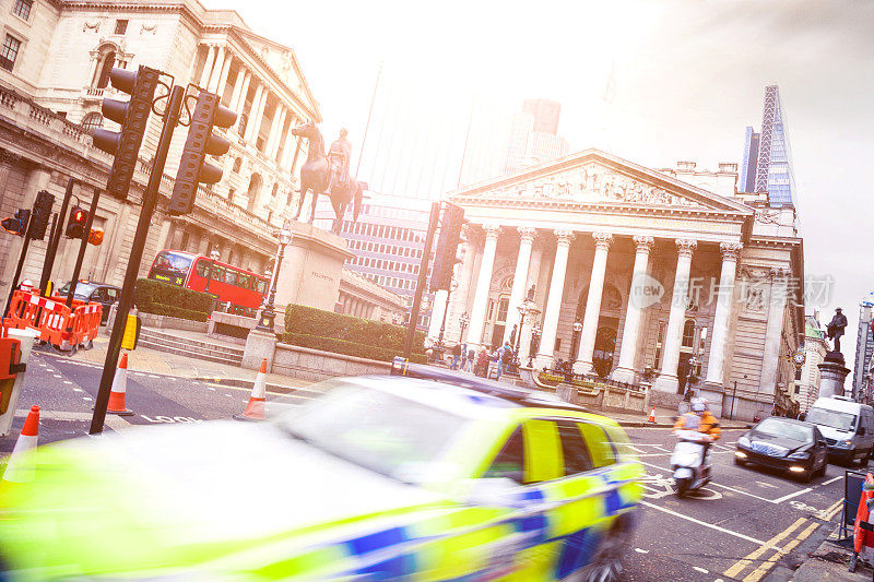 警车和英格兰银行