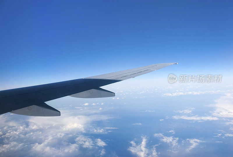 乘客窗口视图在飞行中
