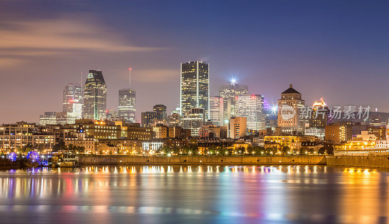 蒙特利尔夜景，照亮的城市景观，加拿大